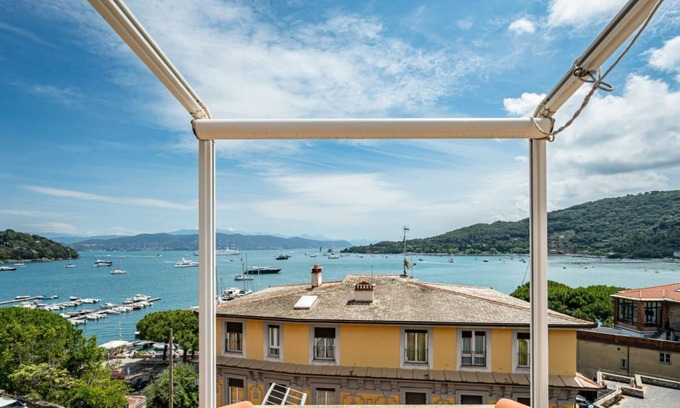 Portovenere Apartment | Portovenere Sea View Apartment with Balcony