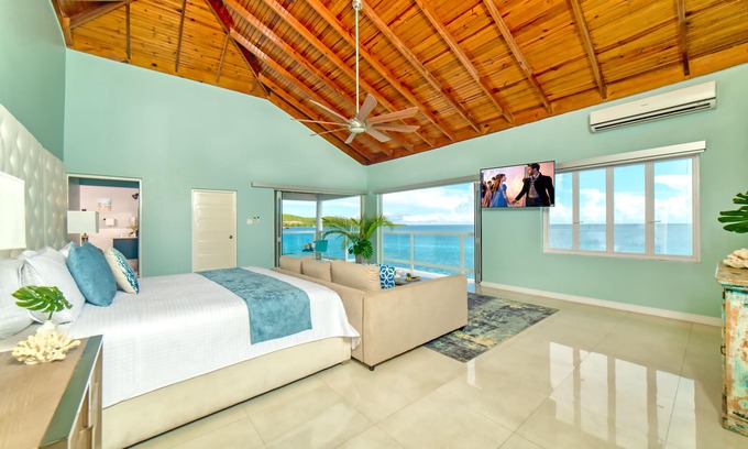 Discovery Bay House | Portside Villa: Private deck and beach access, with amazing views of the ocean