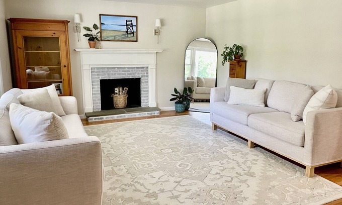 Portsmouth House | Portsmouth/Newport House, 1 mile from beach