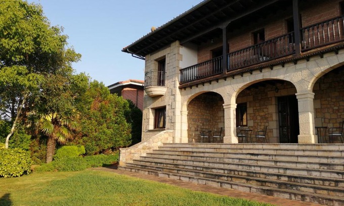 San Roman de la Llanilla House | Posada El Jardin de Angela