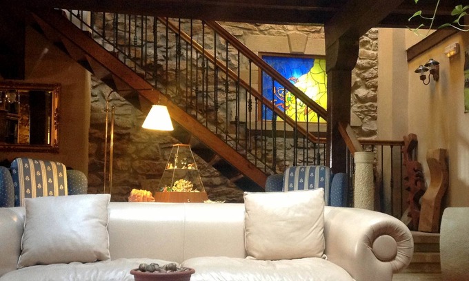 Valoria House | Posada Rural El Trenti de Corona