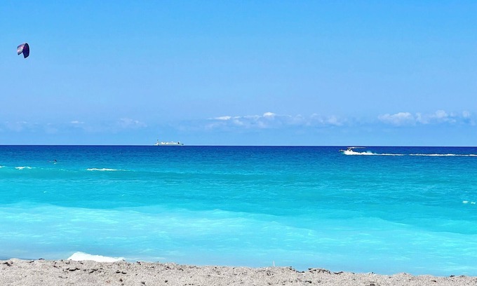 Jupiter Condo | POSHPADZ-Playa Blanca -Prime Jupiter Beach Location