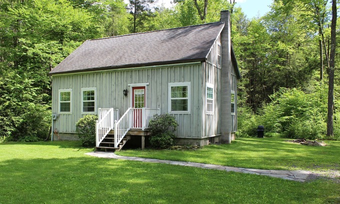 Sweet Valley Cabin | Post & Beam Cabin near Rickett's Glen State Park