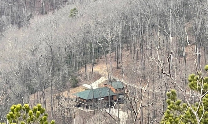 Black Mountain Apartment | Post Helene update: no storm damage; power , water & internet all working.