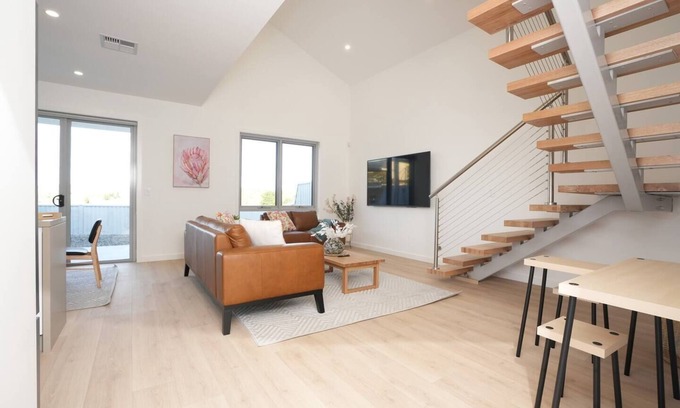 Jindabyne House | Powder Peaks 2B