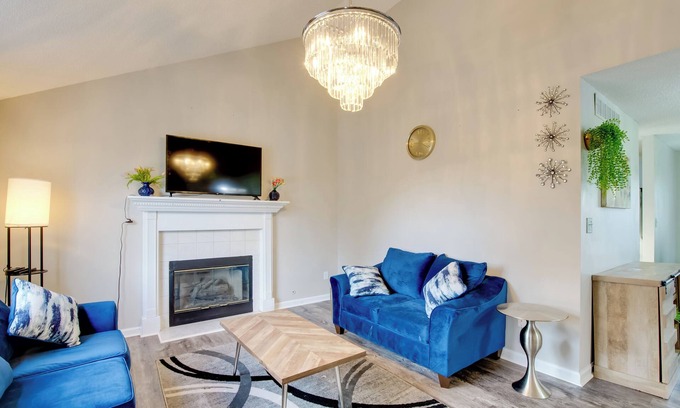 Powder Springs Cottage | Powder Springs Getaway - Patio & Lake Access!