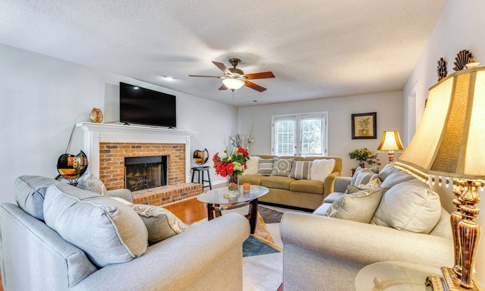Clarkdale House | Powder Springs Home w/Grill: 11 Mi to Six Flags!