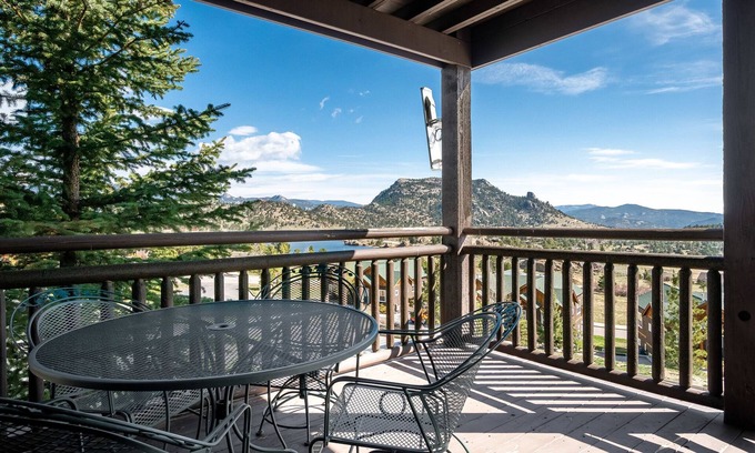 Estes Park Condo | Powell Peak 104 - 1 Br Condo with Fireplace - Marys Lake and Mountain Views