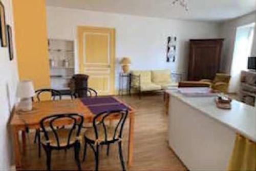 Jalogny Bed & Breakfast | Près du Lavoir