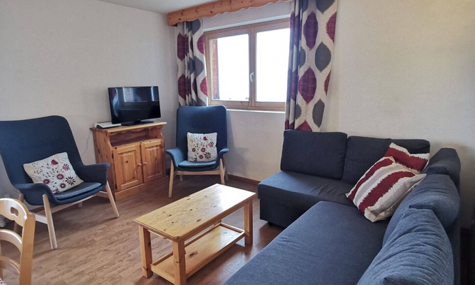 Saint-Pierre-de-Clages Apartment | Pracondu 1 202 - OUTDOOR & FUN charming apartment