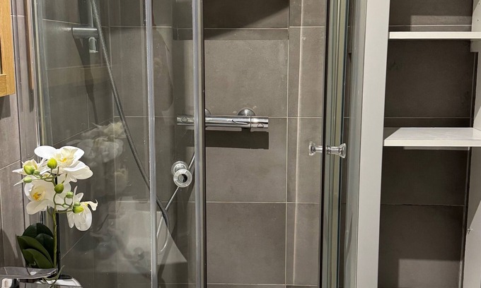 Les Halles Apartment | Practical Lodging near Le Louvre