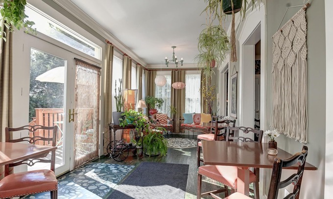 Fishers Bed & Breakfast | Prairie Guest House