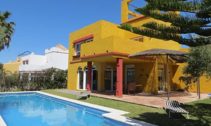 Sanlucar de Barrameda House | Precioso chalet con piscina