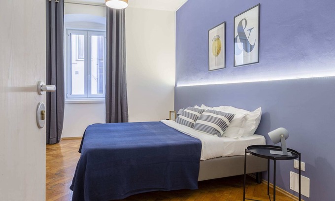 Trieste City Centre Apartment | Precious Room with Private bathroom ★Prussian Blue ★Free Wifi