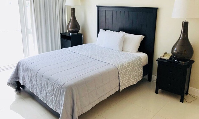 Bermuda Riviera Condo | Premier Beachfront Modern Condo with City View