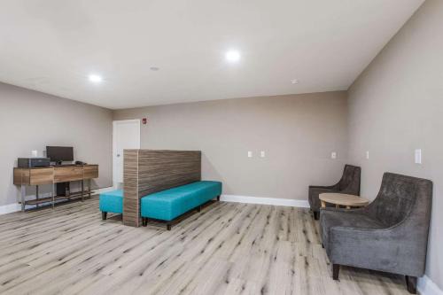 Town Center Hotel | Premier Extended Stay