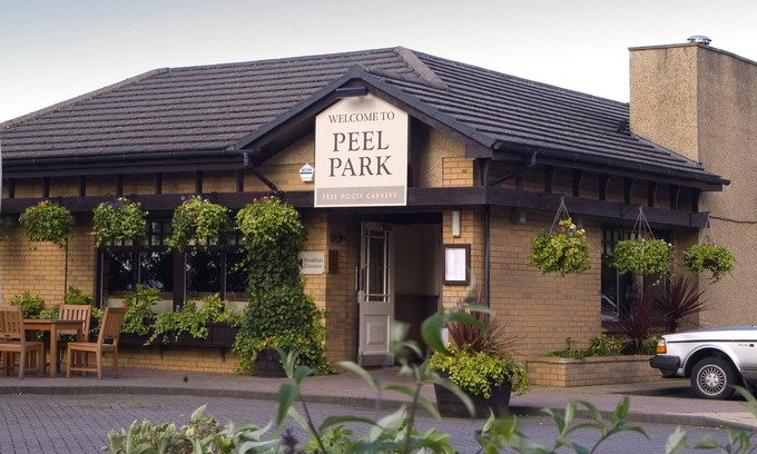 East Kilbride Hotel | Premier Inn Glasgow East Kilbride Peel Pk