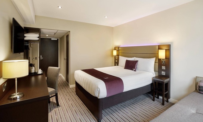 Warrington Hotel | Premier Inn Warrington - A49/M62 J9