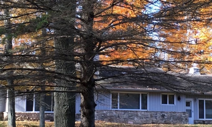 Gills Rock House | Premier Vacation Rental, Pet Friendly, Walk to Water, Restaurant, Shopping, WiFi