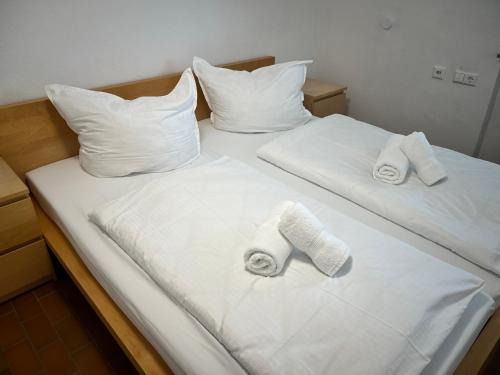 Heidenheim an der Brenz Apartment | Premium Apartment 70qm 2,5 Zimmer Küche, Smart TV, Garage, WiFi
