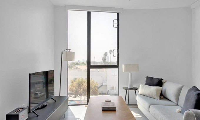 Melrose Apartment | Premium Hollywood 2BR w/ Roof & BBQ, nr Melrose/Fairfax, by Blueground