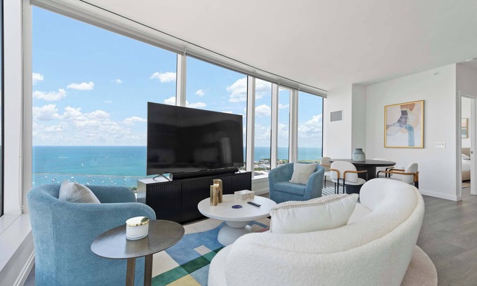 The Loop Apartment | Premium Lake Views + Ideal for Group Getaways