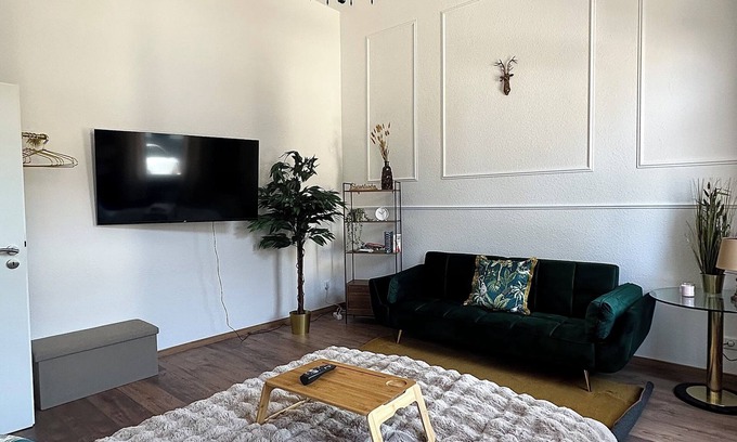 Duisburg Sud Apartment | Premium old building apartment in the south of Duisburg, near Düsseldorf airport & trade fair center