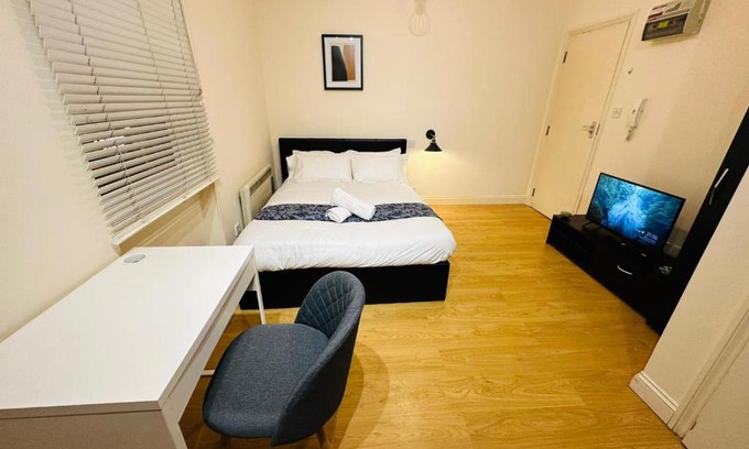 East Walworth Apartment | Premium Studio Flat 05 Near Tower Bridge