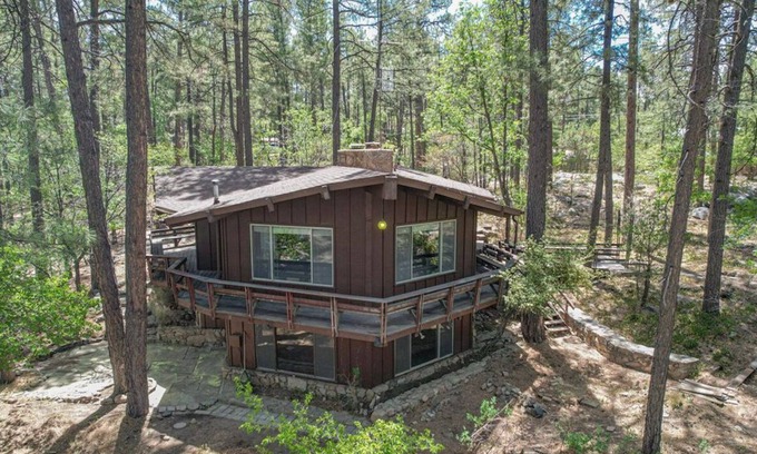 Prescott House | Prescott Cabin in the Pines minutes to downtown