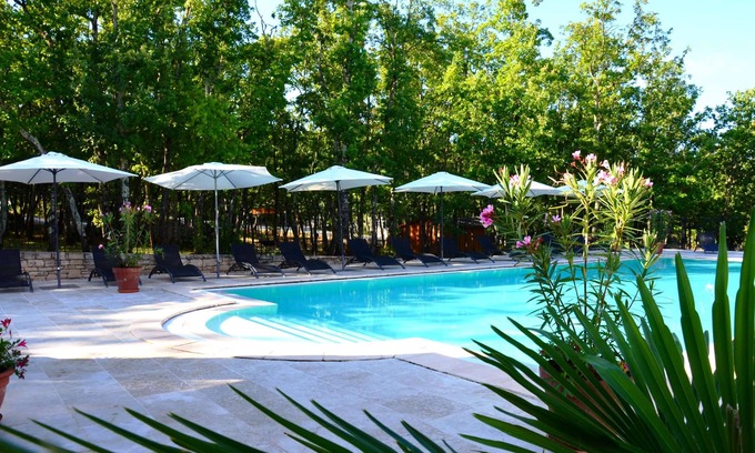 Saint-Privat-de-Champclos Cottage | Prestigious spacious cottage between Gard and Ardèche C07