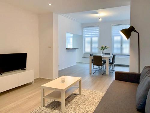 Postel Apartment | Prestige Stay - Uptown
