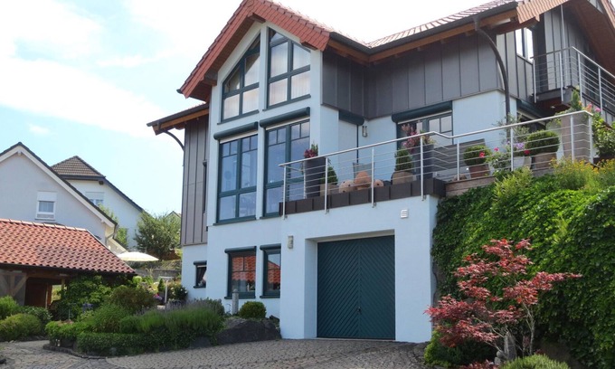 Boverath Apartment | Pretty apartment with garden in Daun