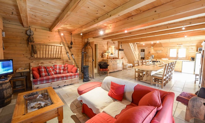 Le Bourg-d'Oisans Ski Chalet | pretty chalet, fully equipped, sauna, 5 bedrooms, very spacious, garden,