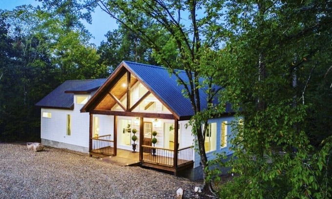 Broken Bow Cabin | Pretty in the Pines - BEST LOCATION Luxurious Couples Cabin - Broken Bow, OK