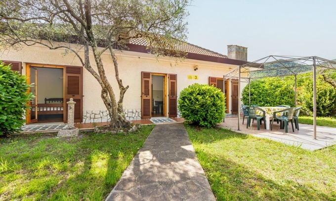Piazza Apartment | Pretty independent villa on one floor of 126 sqm, ideal for 5 people, surrounded by greenery and with private garden.The accommodation is located in Piazza, just 5.5 km from Deiva Marina, a picturesque seaside village known for its beaches and perfect fo