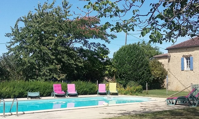 Saint-Marcory Cottage | Pretty restored farmhouse in Saint Marcory