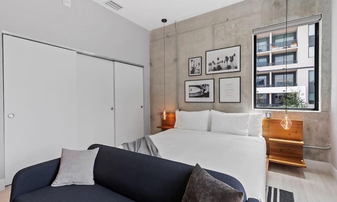 Flagler Village Apartment | Pretty Rola 305 Superior Apartment w King Bed with Designer Furniture