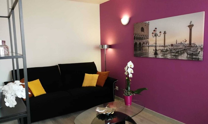 Annemasse Condo | PRETTY STUDIO 20 mins from Geneva
