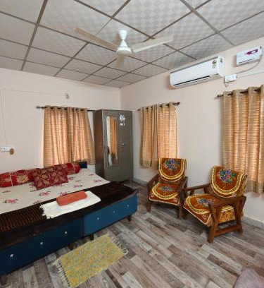 Bhopal Villa | Prime Area 1AC Room Budget Stay