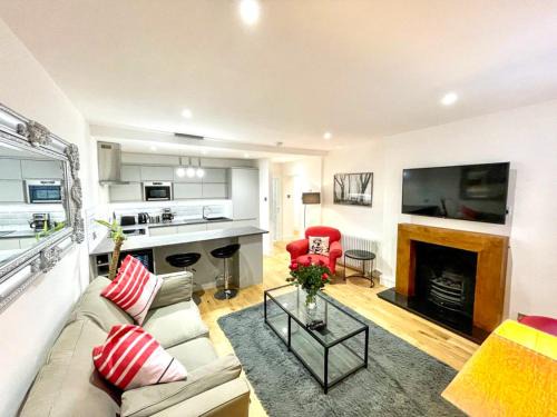 New Town Apartment | Prime Edinburgh New Town. Newly reno'd cosy nest