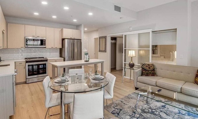 Buzzard Point Apartment | Prime Historic DC | Petfriendly 1BR w/Pet Spa