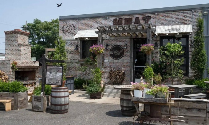 Long Branch House | PRIME LOCATION - 3 Blocks to Pier Village Boardwalk - Pet Friendly!