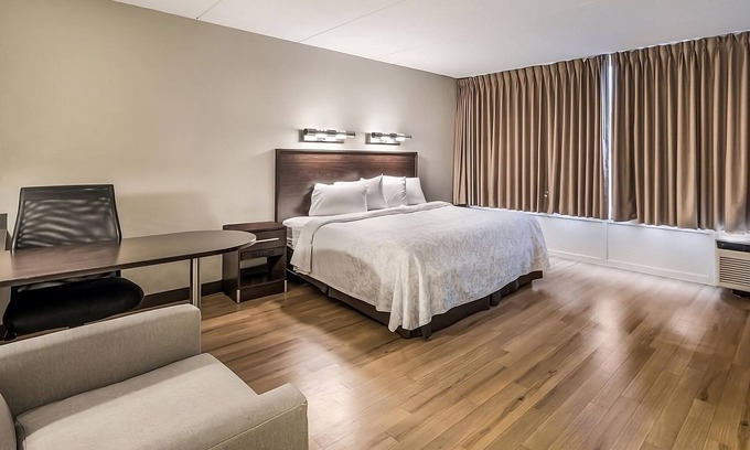 Woburn Hotel | Prime Location! 3 Comfortable Units, FREE Parking, Close to Woburn Mall