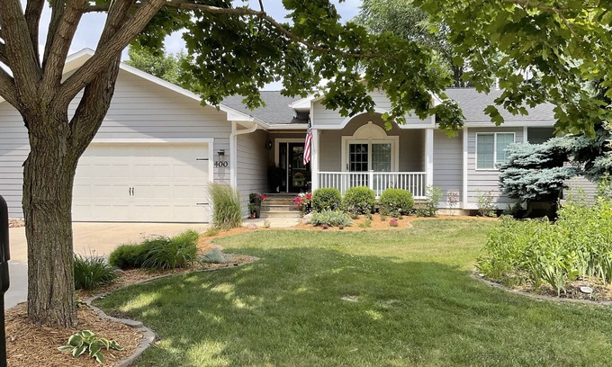 Arnolds Park House | Prime Location. 4 Bedroom House Sleeps up to 9. Close to Amusement Park.2 Baths.