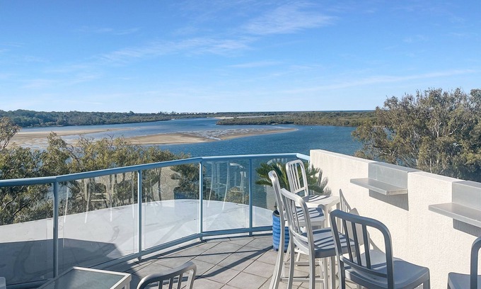 Maroochydore Apartment | Prime location along Maroochy River with excellent river views.