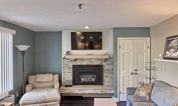Boyne Falls Condo | Prime Location at Boyne Mountain I Golf, Swim, & Ski I Avalanche Bay