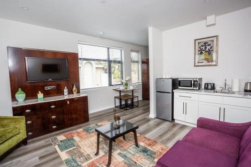 Bankers Hill Apartment | Prime Location - Awesome View -1 bedroom Apartment
