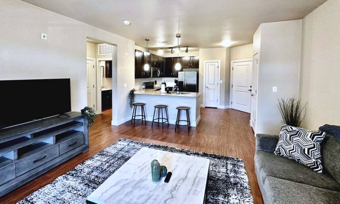 Lone Tree Apartment | Prime Location: Close to Sky Ridge Medical Center!