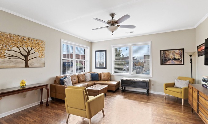 Auburn Apartment | Prime location! Downtown Auburn 2 bedroom open concept Apartment