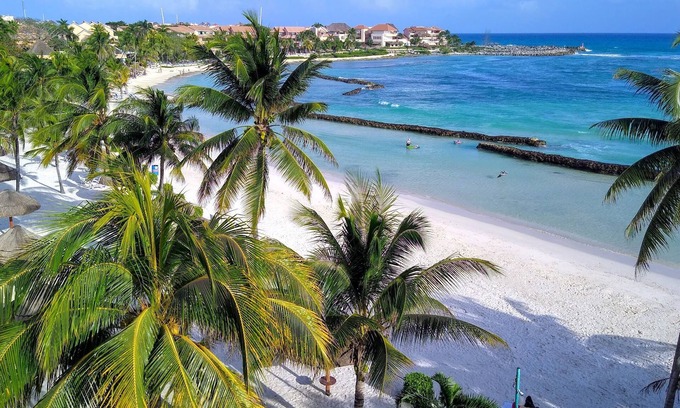 Puerto Aventuras Condo | PRIME Location, Gorgeous Sweeping Views, PH right on the Beach, Villas del Mar 1